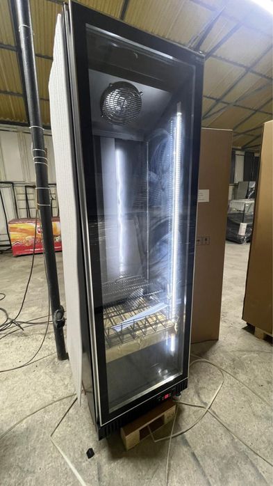 Vitrina frigorifica cu o usa racire cu ventilator