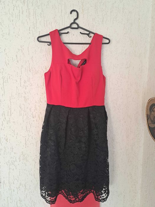 Официални рокли.