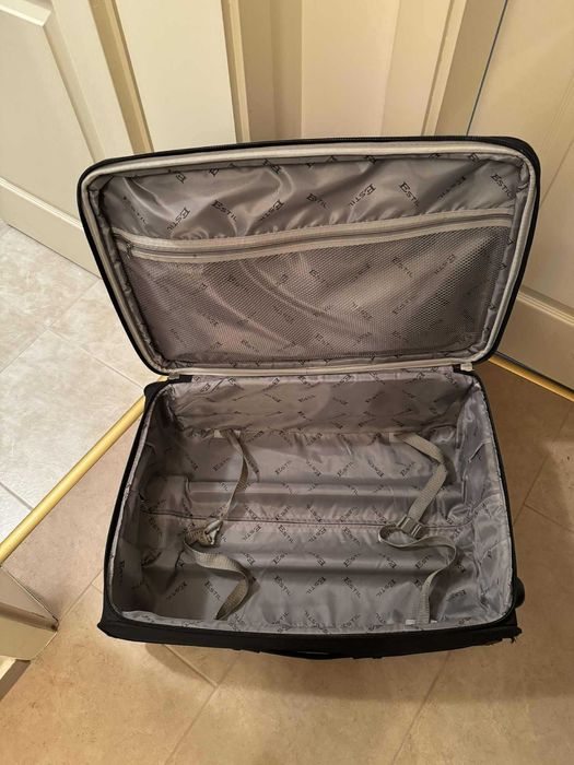 Средно голям куфар