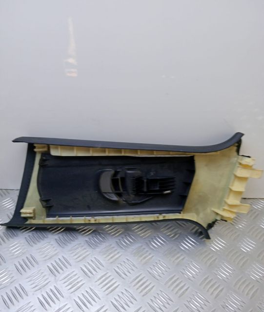 Ornament stalp 8e0867244 Audi A4 B6