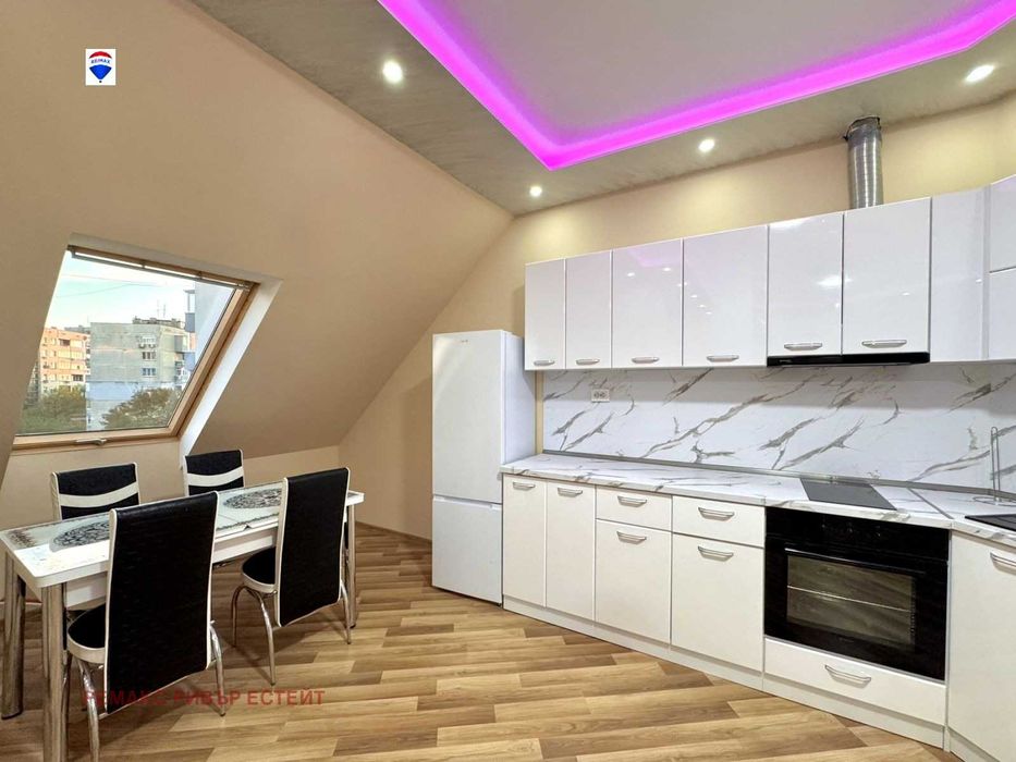 Продава се Четиристаен апартамент в Русе, Широк център - 148 кв.м за 1250 €/кв.м - Снимка #5