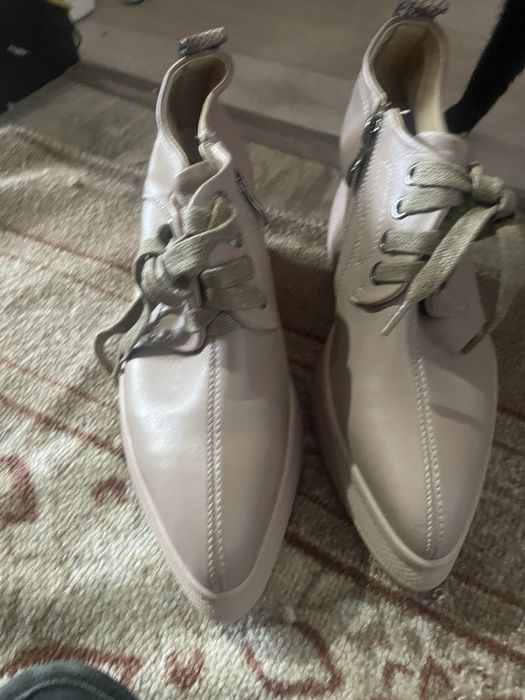 Новые батинки  37 размер не разу не одевались