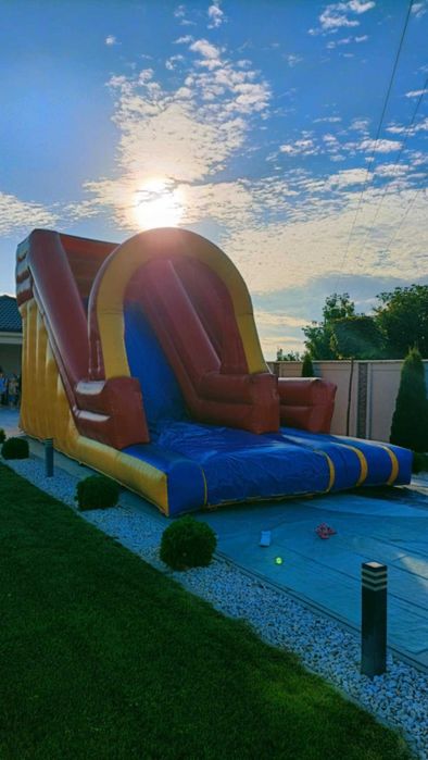 Vând tobogane  gonflabile