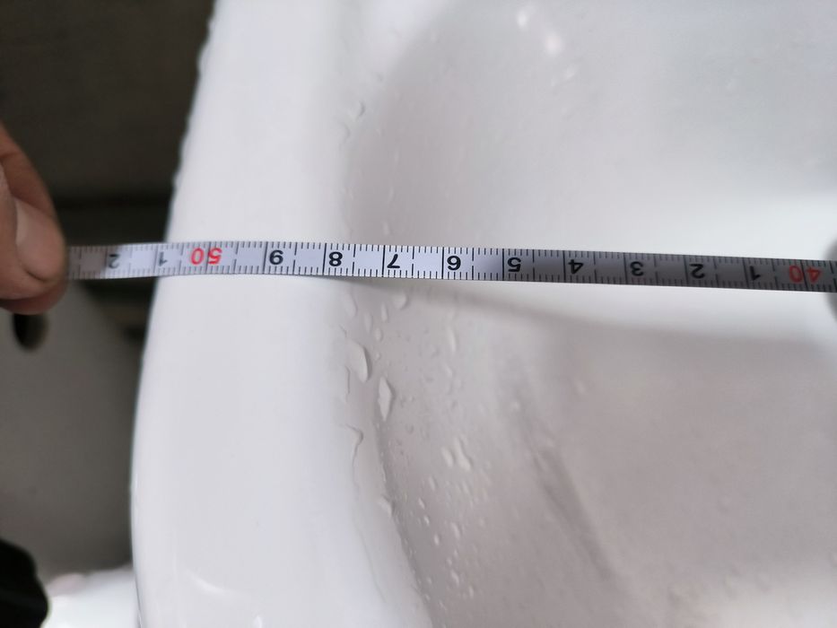 Белая раковина с тумбой