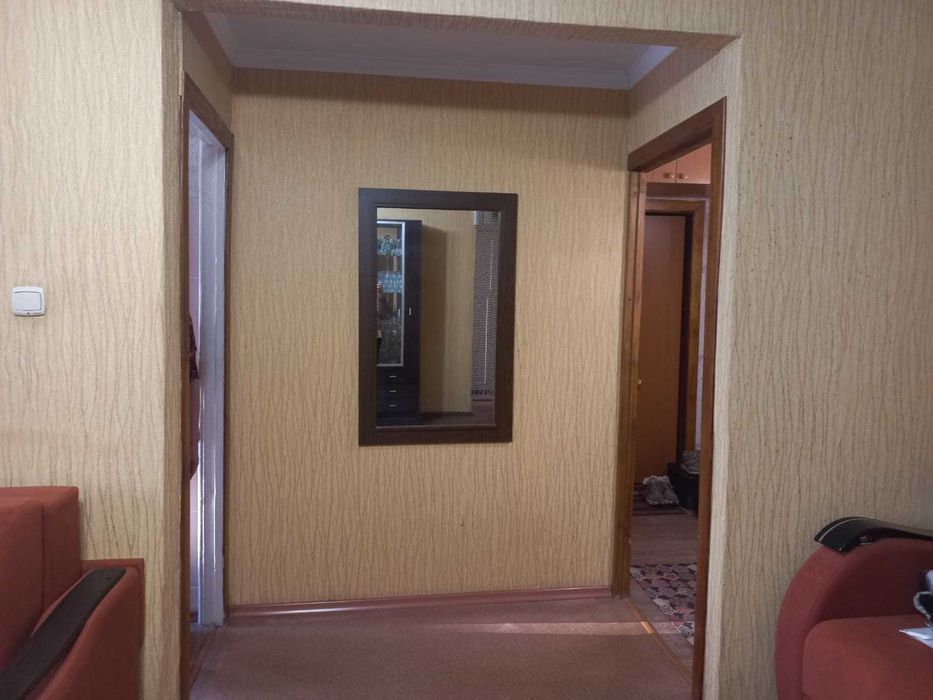 Продам трехкомнатную квартиру