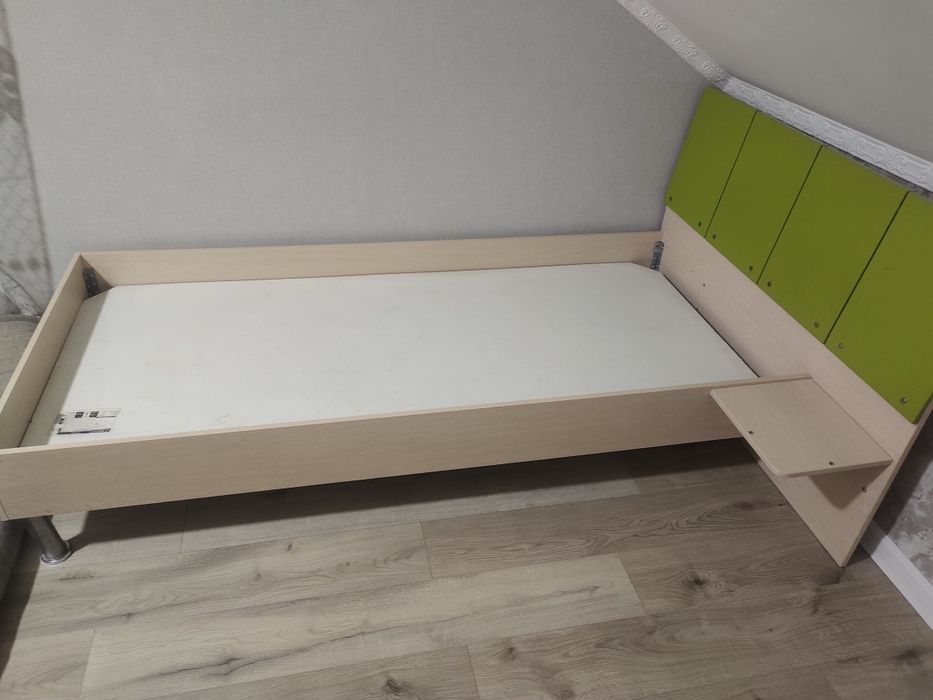 Продам Кровать 200x90