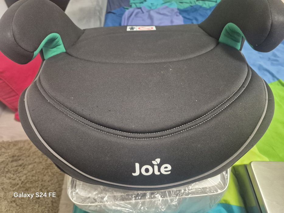Vând înălțător auto premium Joie i-Chapp