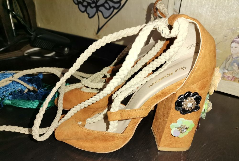 Оригинални обувки на Shoe Aquarium