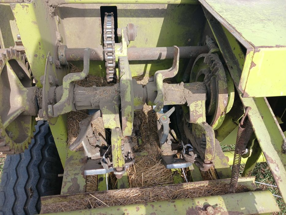 Продам пресс подборщик.