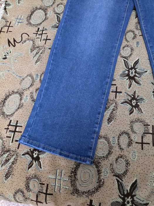 Продаю  женские  джинсы