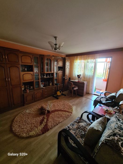 Apartament 2 camere Husi, jud. VS, mobilat, utilat