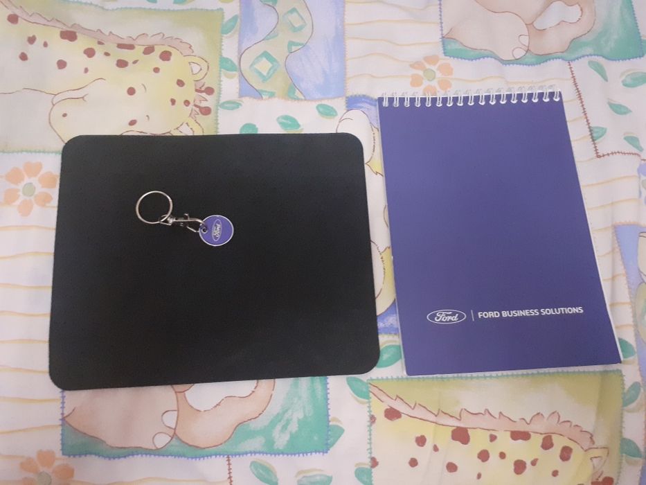Mousepad +agenda Ford + cheie de cos cumparaturi