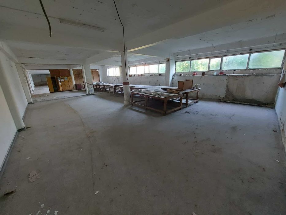 Продава се Промишлена сграда в Търговище, Промишлена зона - 10000 кв.м за 200 €/кв.м - Снимка #8