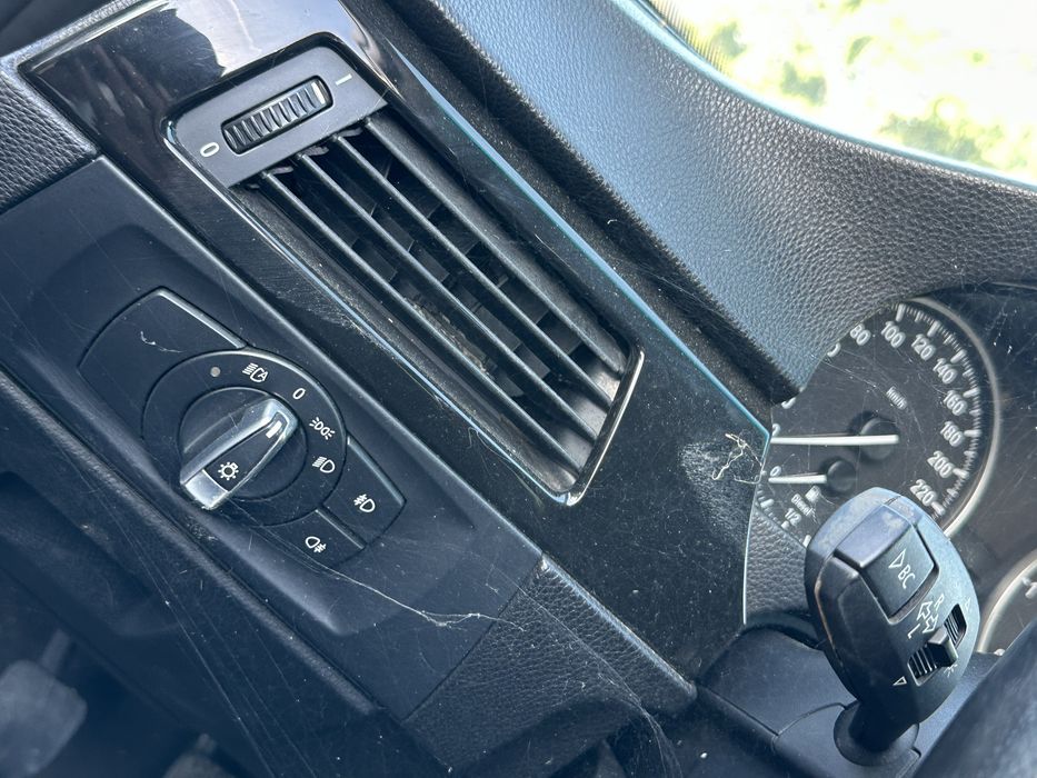 Vand trimuri interior bmw e90 e91 negru lucios