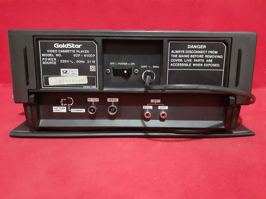 Video Casetofon-Player GoldStar VCP - 4100P & Videocasete