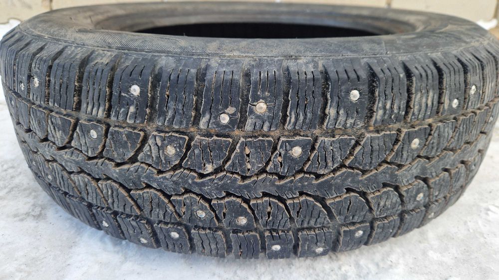 Продам одну шину 175/65/14