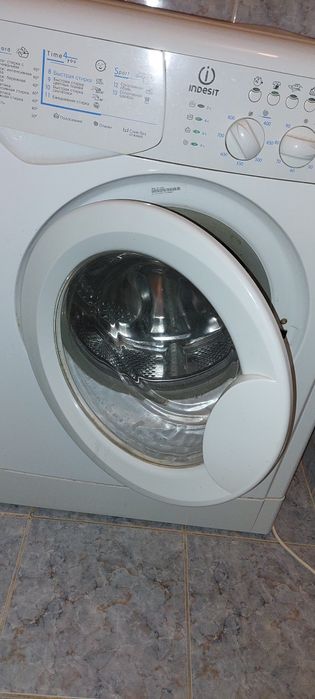 Стиральная машина indesit