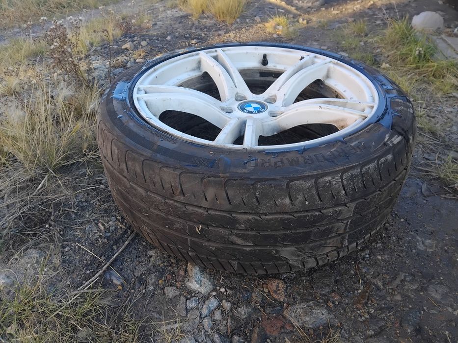 Продаю шины с дисками на 19