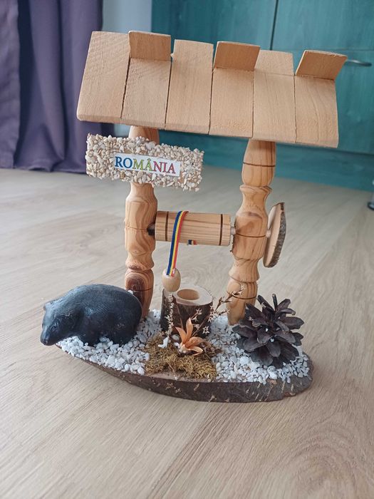 Fantana din lemn decorativa