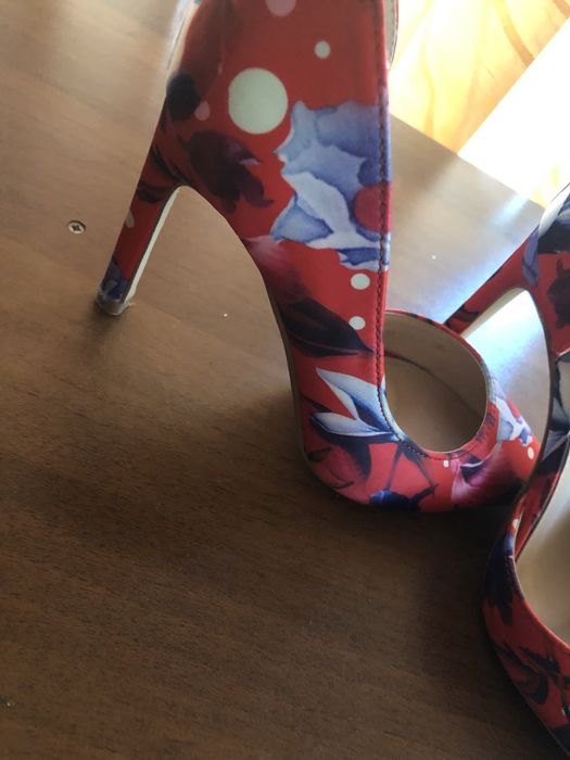 Продавам уникални обувки