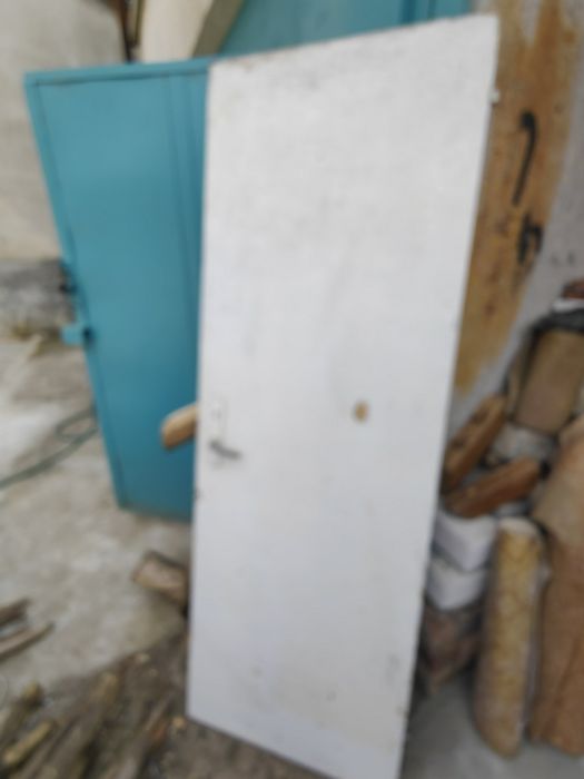 Продавам интериорна врата