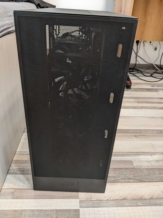 Sistem gaming  CPU AMD Ryzen 7 9800X3D RAM  Kingston FURY 32GB DDR5 Video RX 6700 XT 12GB GDDR6 fara stocare