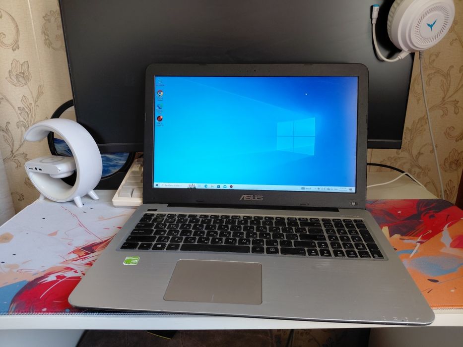 Notebook Asus 8g ram core i 7 7 arzon narxda SROCHNI sotiladi