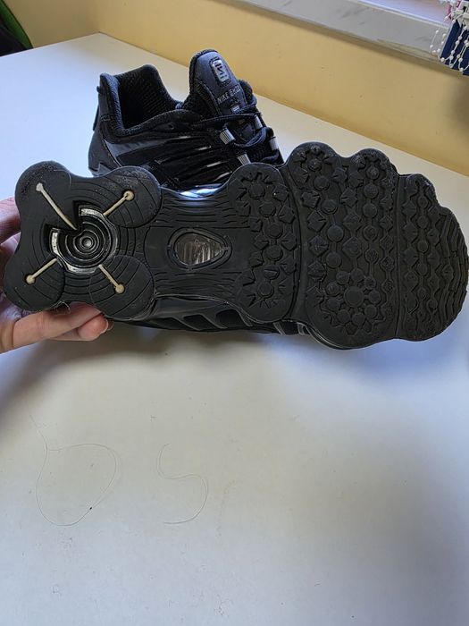 Nike 40 номер
Shox TL sneakers