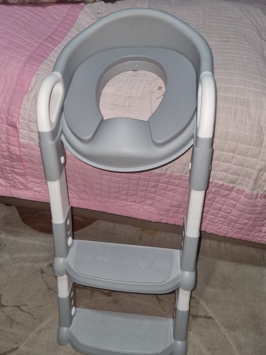 Детское сиденье на унитаз