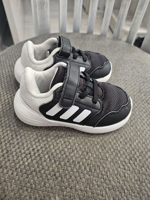 Детски маратонки Adidas за момче 23 номер