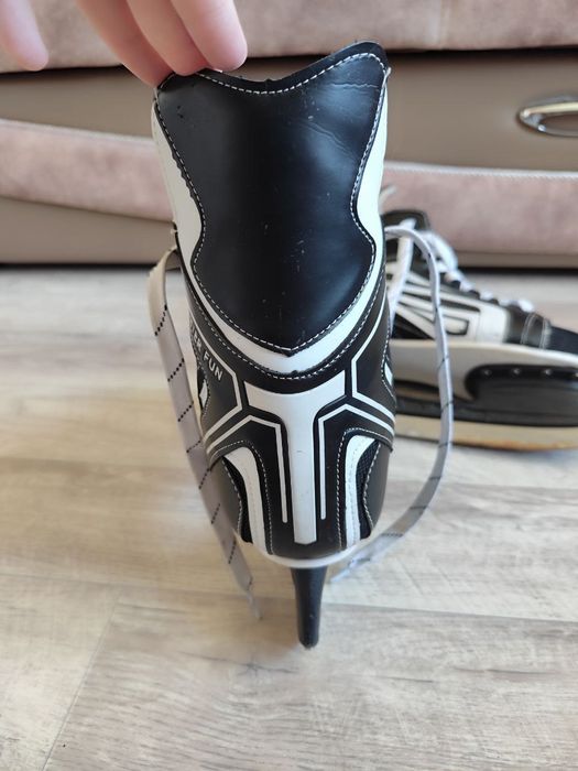 Продам коньки мужские