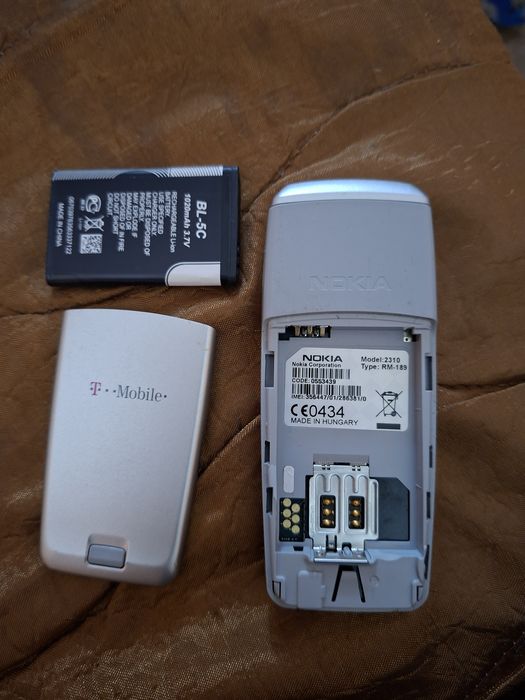 Продавам Нокия 2310