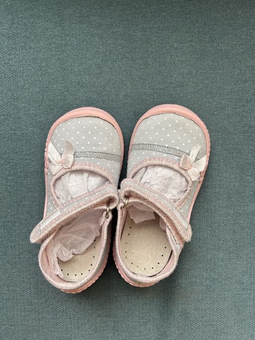 Пантофи за момиче - различни размери