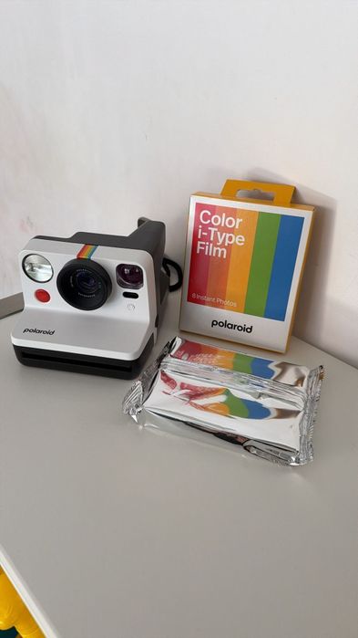 Aparat foto instant Polaroid Now Gen 2
