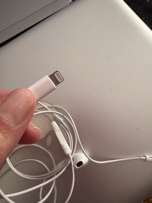 Căști Apple originale cu mufă Lightning