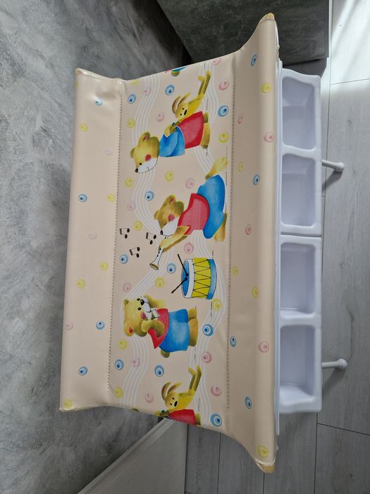 Masă de înfășat cu cădiţă 2 in 1