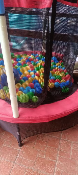 Vând trambulina copii