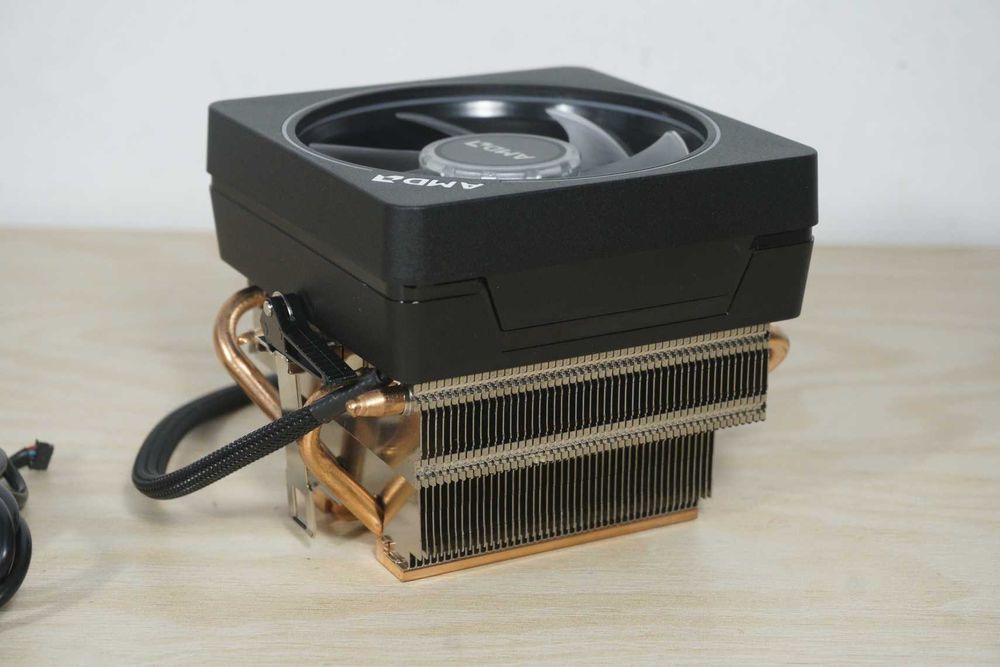 [AM5/AM4] Охладител за процесор AMD Wraith Prism / Вкл.ДДС