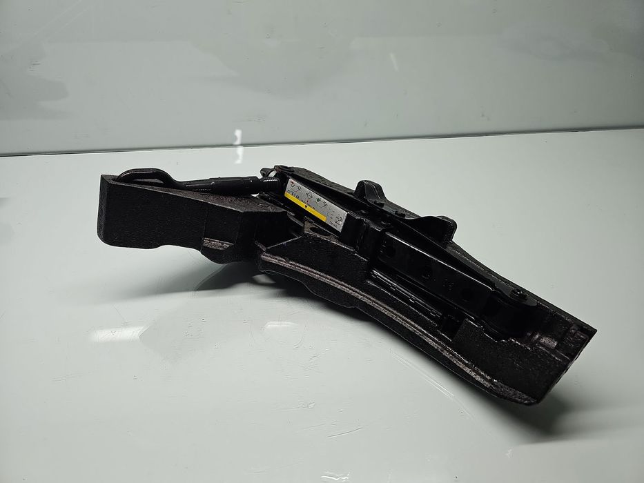 Set cric si cheie Volkswagen Golf 7 (5G) [Fabr 2014-prezent] 5G001211