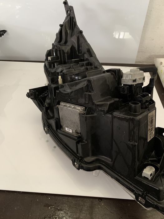 Far Peugeot 508 xenon led adaptiv st/dr IMPECABIL