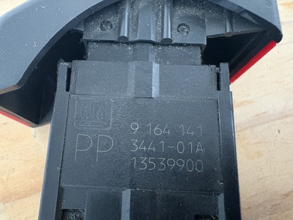 Buton Avarii Avarie Opel Corsa C Tigra B Combo C 13539900 9164141