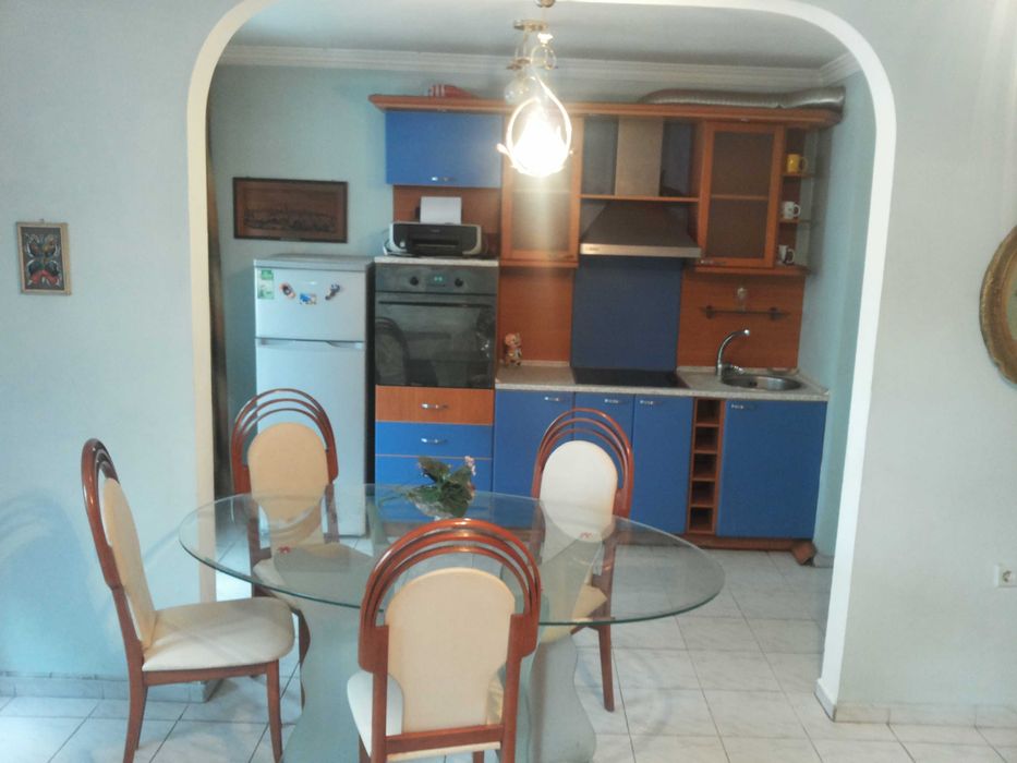 Дава се под наем Двустаен апартамент в София, Лозенец - 75 кв.м за 306 € - Снимка #2