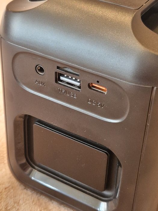 Активна блутут колонка с 2 микрофона за караоке