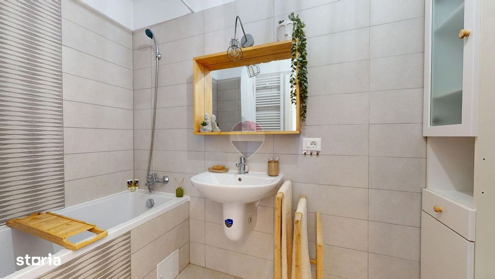 Apartament cu 2 camere de închiriat în UNO Brașov | Balcon generos