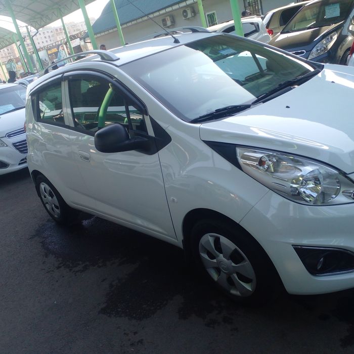 Spark oq 2010 aftomat 1 mator sastayena zo'r.birinchi qo'l kami bor