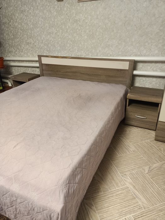 Двухспальная кровать