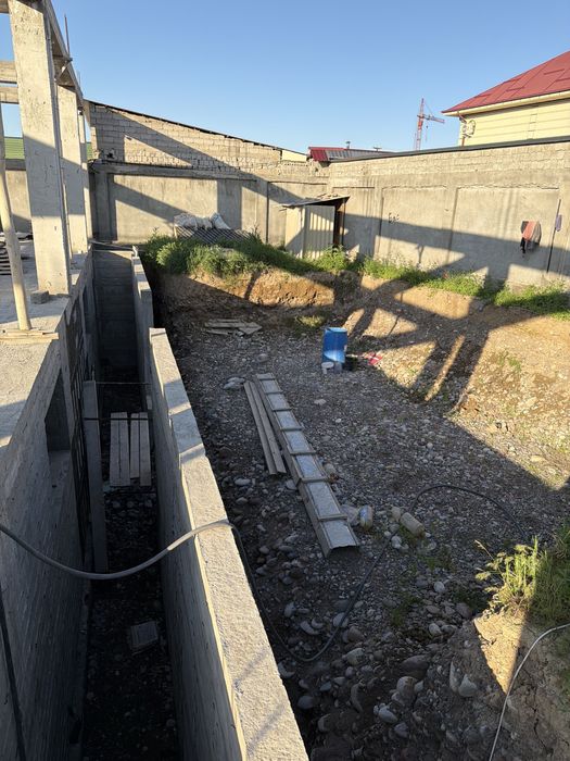 Участок 6 соток 2 недостроеных дома новый Ташкент