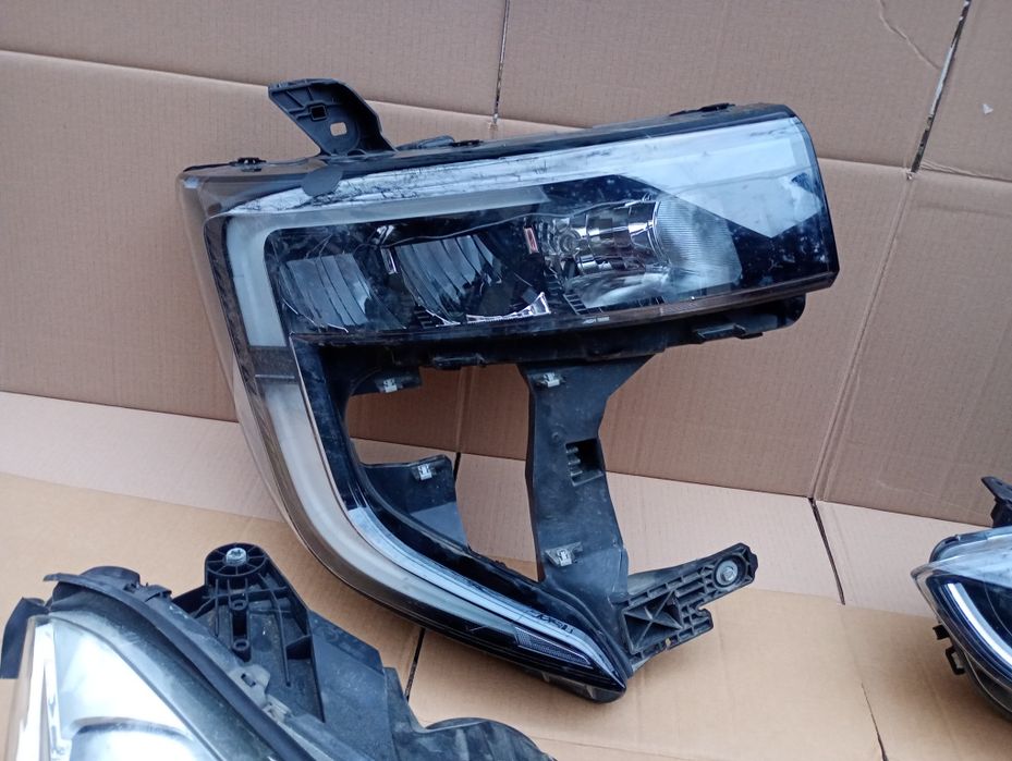 Far faruri Mercedes C Class W204 Honda Civic Renault Master IV 4