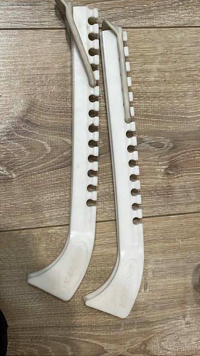 Коньки на девочку