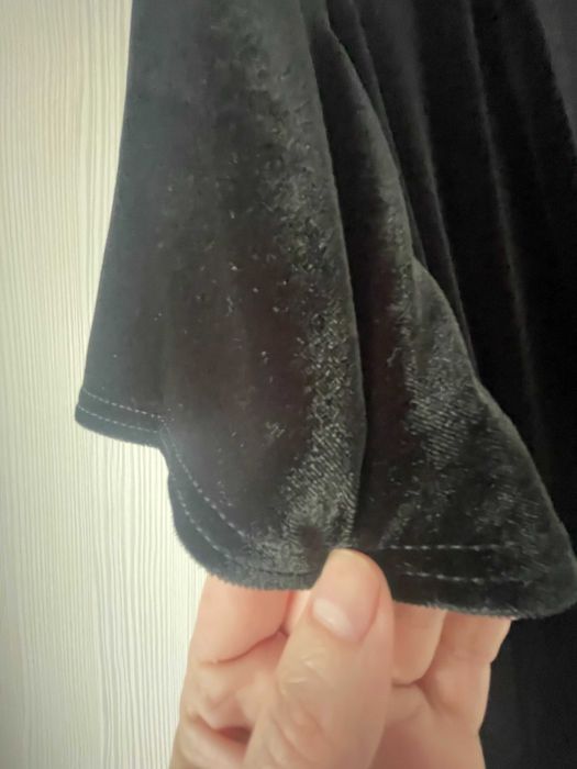 Salopeta neagra de catifea
